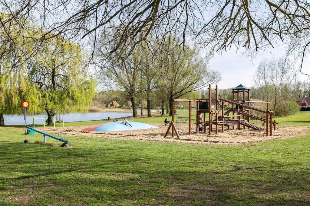 Gezellige Vakantiewoning Aan Het Water In Ewijk - Recreational Only No Workers Exterior photo