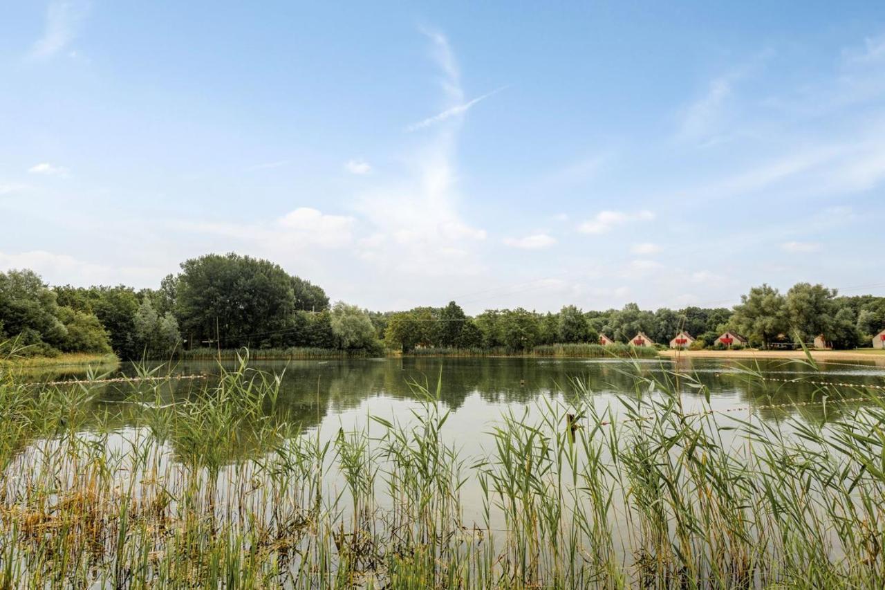 Gezellige Vakantiewoning Aan Het Water In Ewijk - Recreational Only No Workers Exterior photo