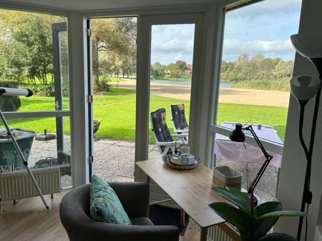 Gezellige Vakantiewoning Aan Het Water In Ewijk - Recreational Only No Workers Exterior photo